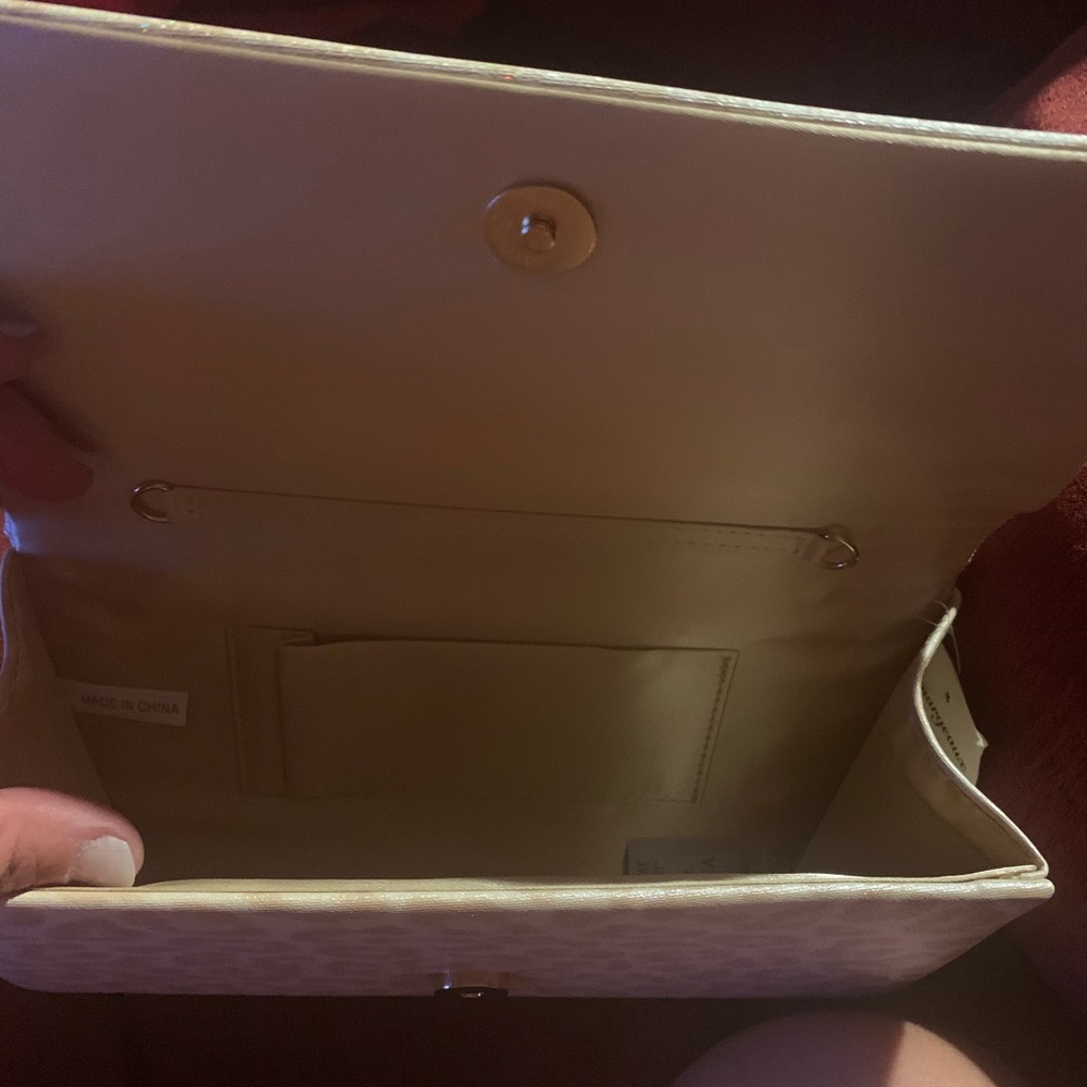 Purse - Picture 2 of 3